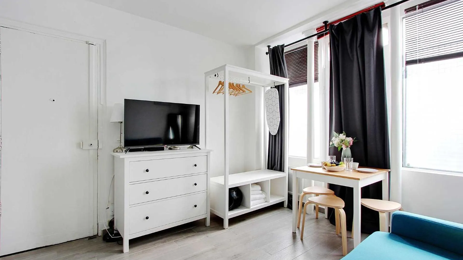Apartment A Parisian Experience For 2 - Place De Clichy