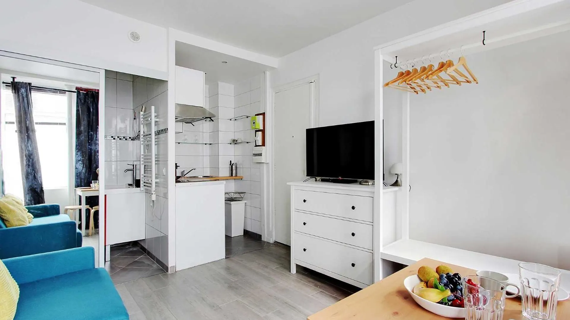 A Parisian Experience For 2 - Place De Clichy