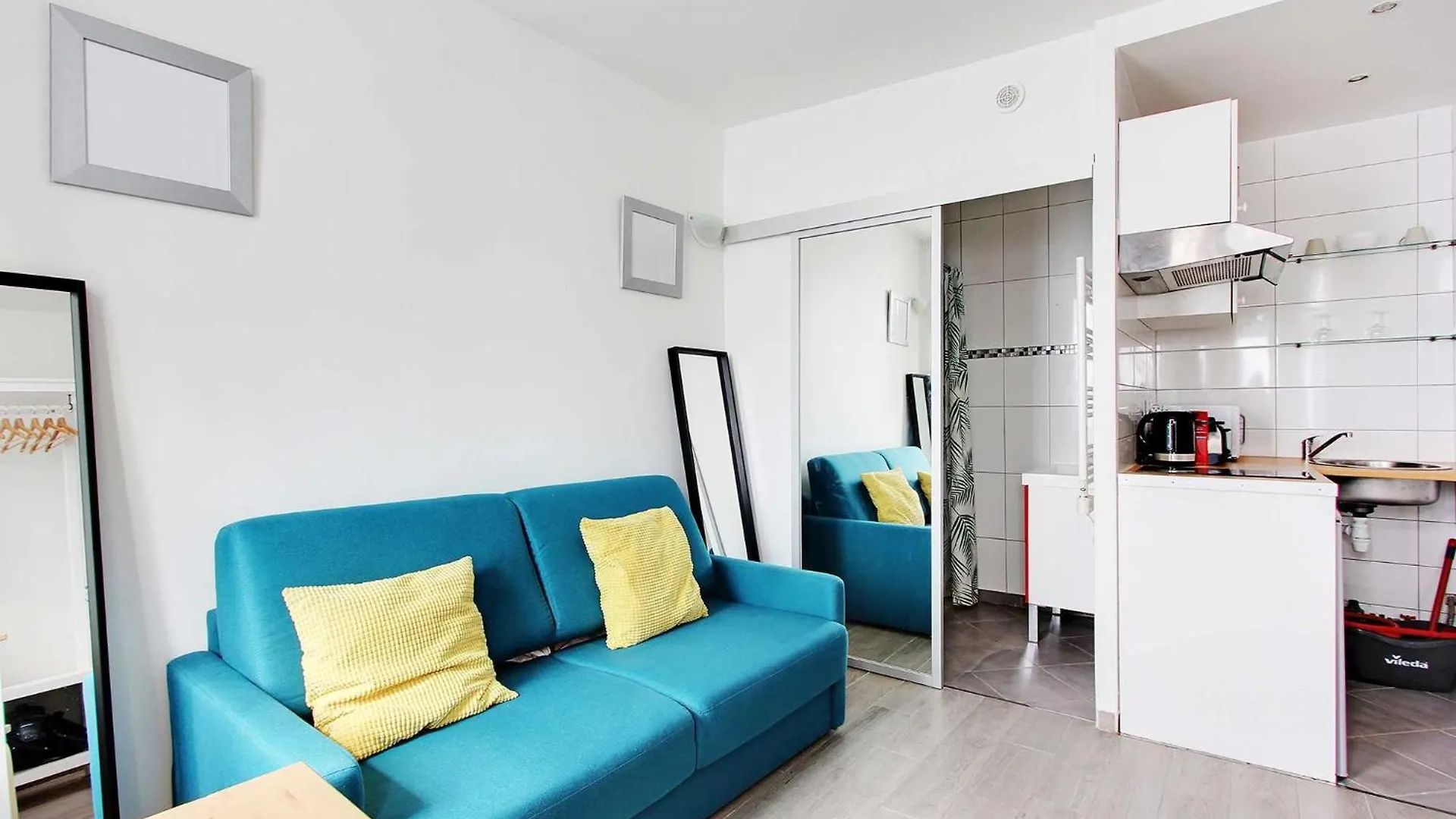 A Parisian Experience For 2 - Place De Clichy Paris